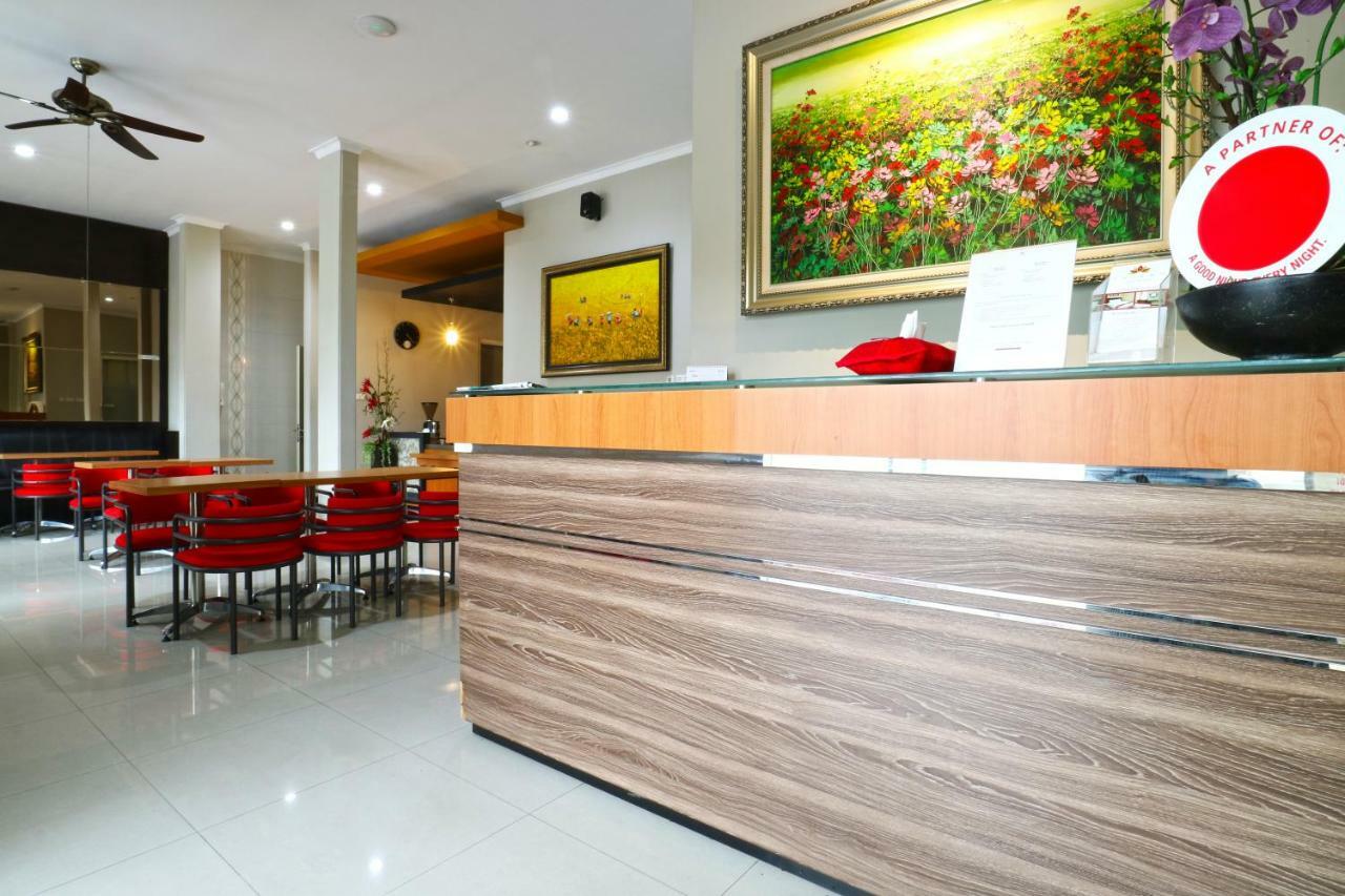 Chiaro Hotel Syariah Sidoarjo Esterno foto