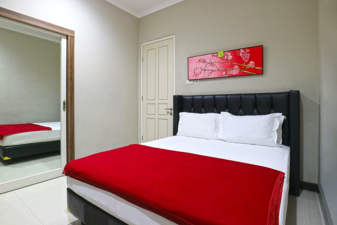 Chiaro Hotel Syariah Sidoarjo Esterno foto