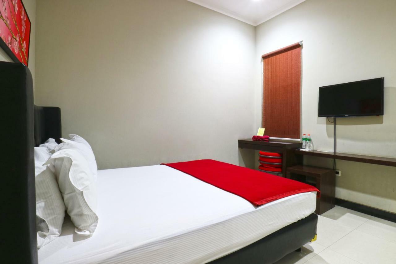 Chiaro Hotel Syariah Sidoarjo Esterno foto